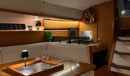 Sun-odyssey-409-innenaufnahme-04