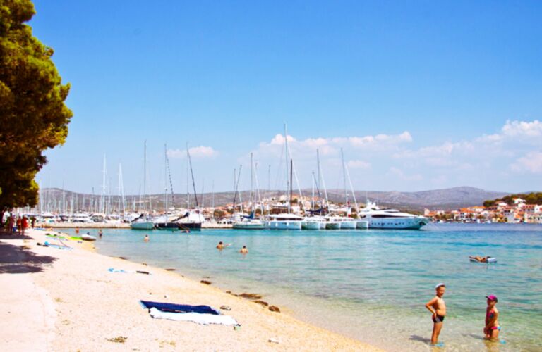 Der Badestrand gleich nebenan Marina Frapa