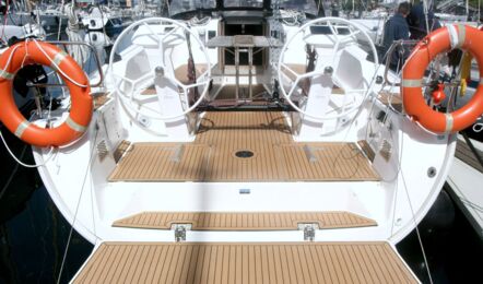 Heck Aussenaufnahme der Bavaria cruiser 41 Sport "Shag" in Flensburg