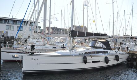 Aussenaufnahme Backbord der Dufour 350 "Salt" in Heiligenhafen