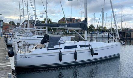 Steuerbord Aussenaufnahme der Hanse 348 "Nalani" in Heiligenhafen