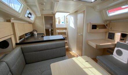 Salon Innenaufnahme der Hanse 348 Nalani in Heiligenhafen