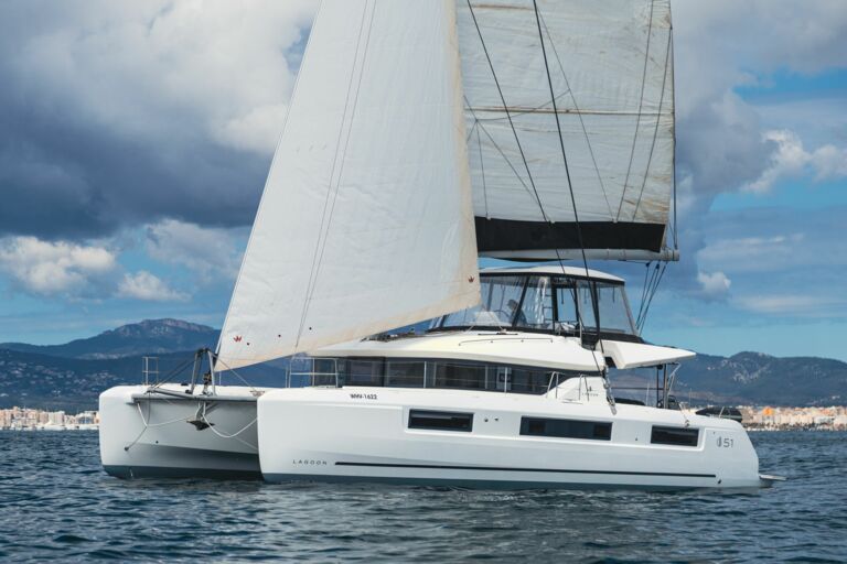 Bug Lagoon 51 "Selanja" ab 2025 auf Mallorca