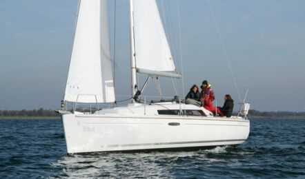 Oceanis-31-aussenaufnahme-04