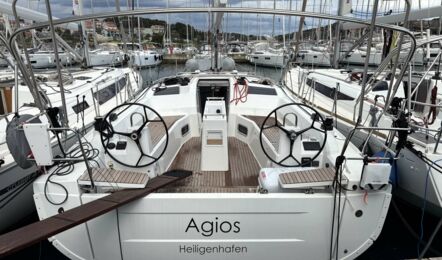 Oceanis-37-1-aussenaufnahme-01