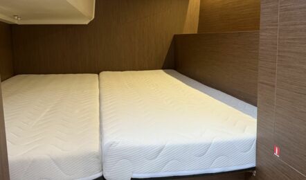 Oceanis-37-1-innenaufnahme-07