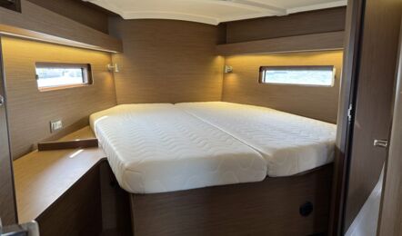 Oceanis-40-1-innenaufnahme-05