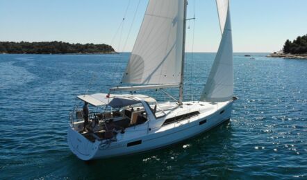 Oceanis-41-1-aussenaufnahme-05