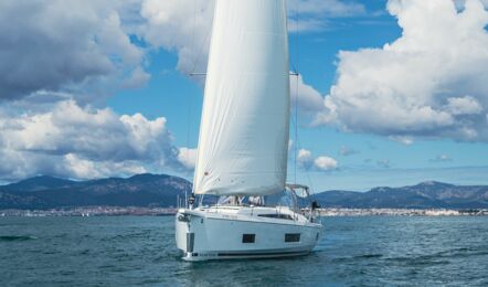 Oceanis-46-1-aussenaufnahme-08