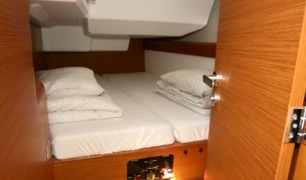 Sun-odyssey-479-innenaufnahme-05