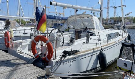 Oceanis-35-1-2-aussenaufnahme-04