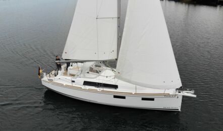 Oceanis-35-1-2-aussenaufnahme-07