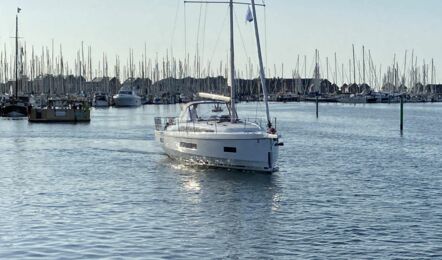 Oceanis-40-1-aussenaufnahme-09