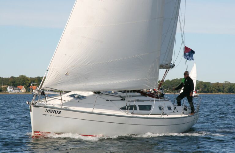 Bug Backbord Aussenaufnahme der Sun Fast 37 Nivius in Flensburg