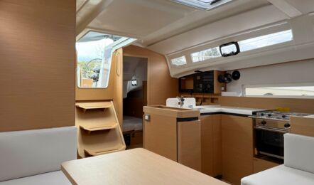 Sun-odyssey-410-innenaufnahme-03