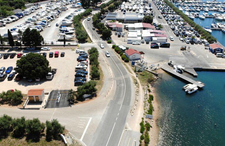 Sicher parken in Stegnähe