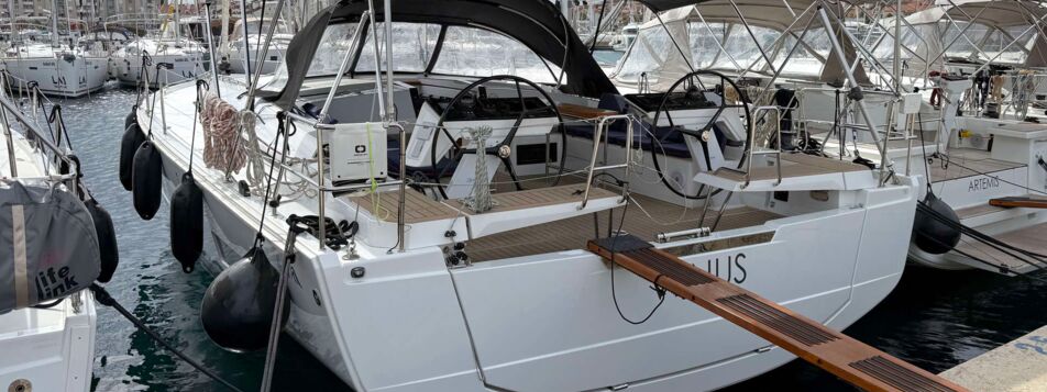Heck Aussenaufnahme der Hanse 460 „Venus“ in Biograd in Kroatien