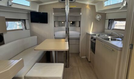 Oceanis-38-1-2-innenaufnahme-01