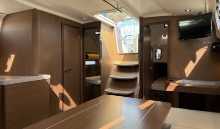 Oceanis-40-1-innenaufnahme-04