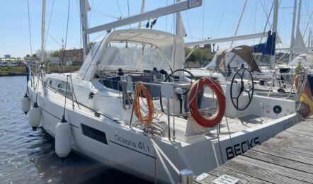 Oceanis-41-1-aussenaufnahme-03