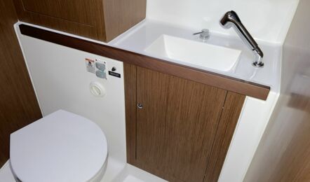 Oceanis-41-1-innenaufnahme-09