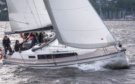 Aussenaufnahme der Bavaria Cruiser 34 „Loop“ in Flensburg