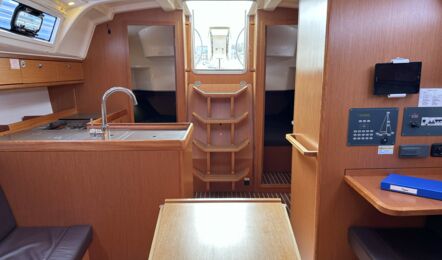 Bavaria-cruiser-37-innenaufnahme-02