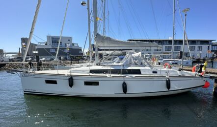 Oceanis-38-1-aussenaufnahme-02