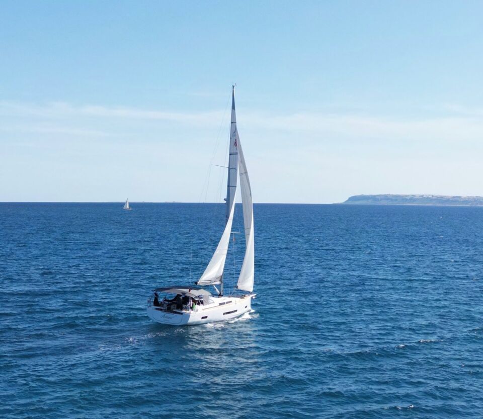 Hanse 460 „Antares" unter Segeln – nagelneu 2026, ELVSTRØM-Laminatsegel, Can Pastilla Mallorca