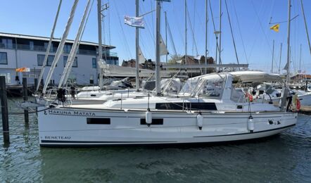 Oceanis-35-1-2-aussenaufnahme-06
