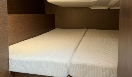 Oceanis-37-1-innenaufnahme-06