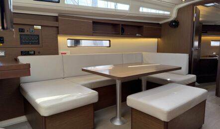 Oceanis-40-1-innenaufnahme-15