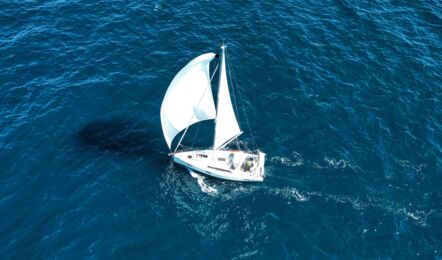 Oceanis-41-1-aussenaufnahme-04