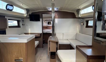 Oceanis-41-1-innenaufnahme-01