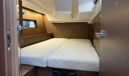 Oceanis-46-1-innenaufnahme-07