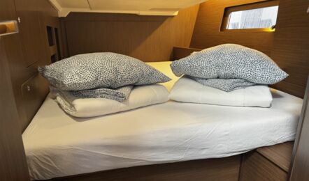 Oceanis-46-1-innenaufnahme-07