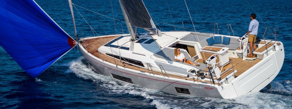 Backbord Aussenaufnahme einer Oceanis 46.1 in Punat in Kroatien