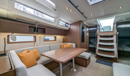 Oceanis-51-1-innenaufnahme-04