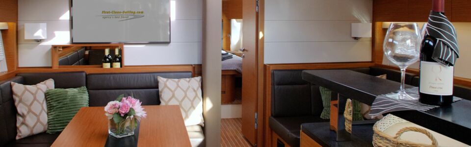 Salon Innenaufnahme der Hanse 588 „FitzRoy“ in Pula in Kroatien