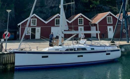 Backbord Aussenaufnahme der Hallberg-Rassy 400 „Maguleone“