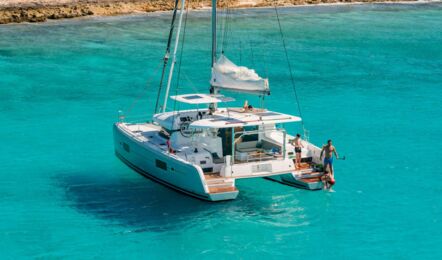 Heck Aussenaufnahme eines Katamarans Lagoon 42 auf Mallorca in Can Pastilla