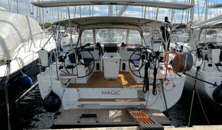 Oceanis-40-1-aussenaufnahme-03