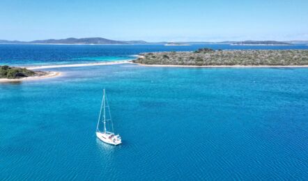 Oceanis-41-1-aussenaufnahme-05