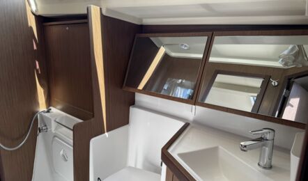 Oceanis-41-1-innenaufnahme-09