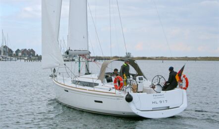 Heck Aussenaufnahme der Sun Odyssey 389 "Freiheit" in Greifswald