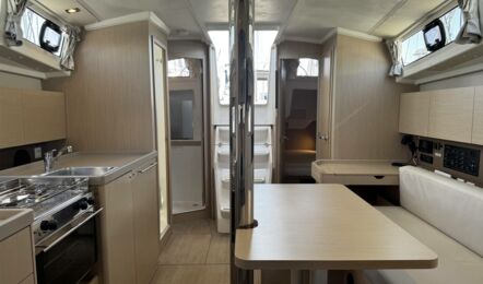 Oceanis-38-1-2-innenaufnahme-02