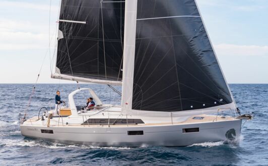 Steuerbord Aussenaufnahme einer Oceanis 41.1 in Rogoznica in Kroatien