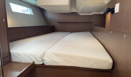 Oceanis-41-1-innenaufnahme-05