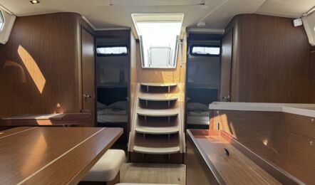 Oceanis-46-1-innenaufnahme-02