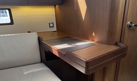 Oceanis-46-1-innenaufnahme-08